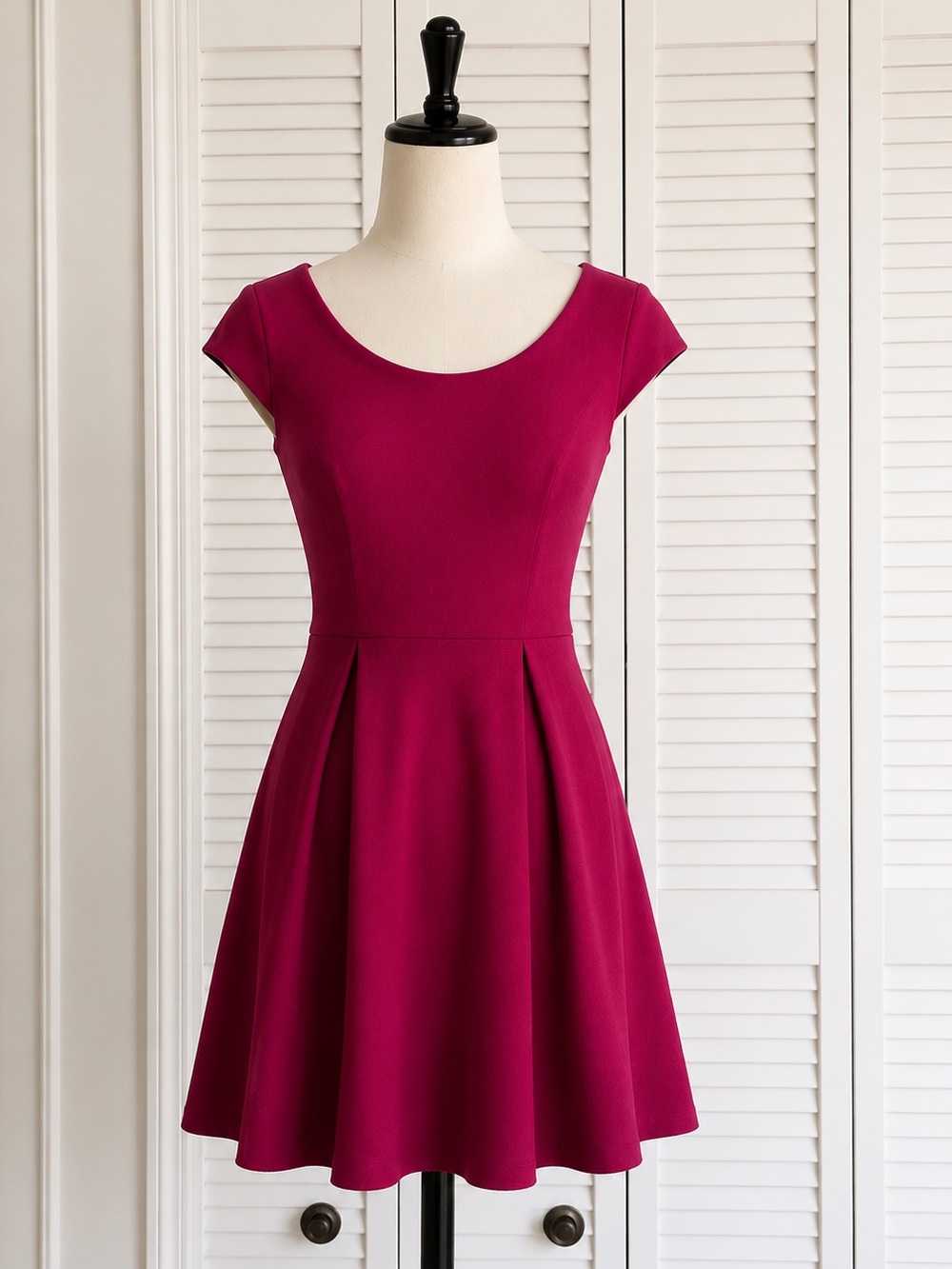 United Colors of Benetton Pink Fit & Flare Dress Women’s M Cap Sleeve Minimalist